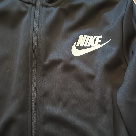2011 Nike Basketball Jacket - Picture 11 of 11